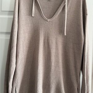 Barefoot Dreams Women's V-Neck Top in Taupe